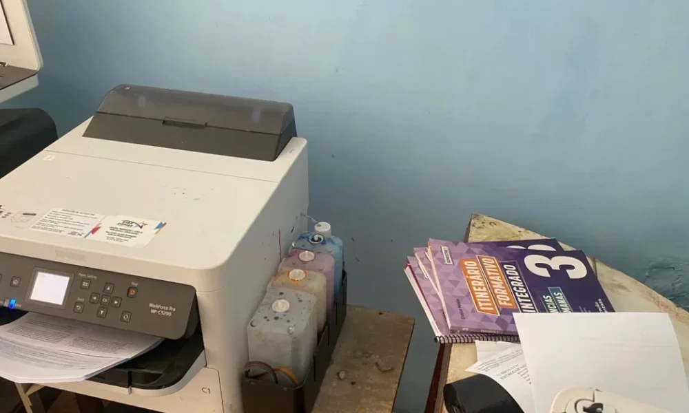 "Polícia Civil Desmantela Rede de Livros Ilegais em Paripe"