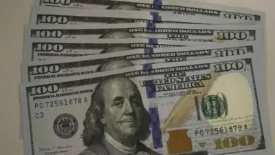 D&oacute;lar sobe e Bolsa cai ap&oacute;s incerteza com juros nos EUA