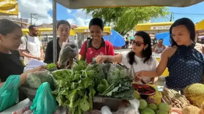 Feira vira sala de aula para futuros nutricionistas