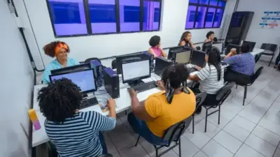 Mulheres de Lauro de Freitas dominam a tecnologia
