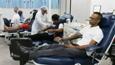 Tony Salles embaixa a camisa pelo Hemoba na Semana do Doador