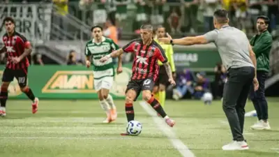 Vit&oacute;ria garante ponto de ouro no Allianz Parque contra o Palmeiras