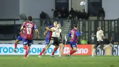 Bahia e Vasco se enfrentam em duelo de opostos na Fonte Nova
