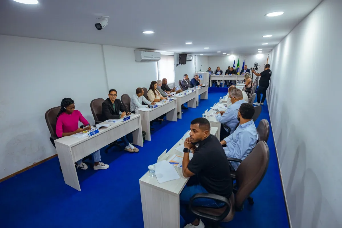 politicos de lauro de freitas em reunião