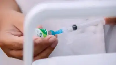 Hepatite A: vacina é indicada para quem teve contato com água da chuva