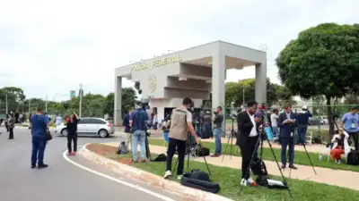 Moraes autoriza Michelle a visitar Bolsonaro na PF