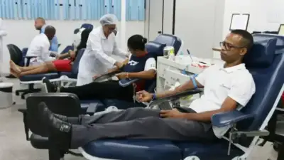 Tony Salles embaixa a camisa pelo Hemoba na Semana do Doador