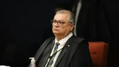 Dino barra artigo que ressuscitava or&ccedil;amento secreto