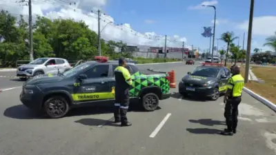 Falta de luz da Coelba paralisa sem&aacute;foro no cora&ccedil;&atilde;o de Lauro de Freitas