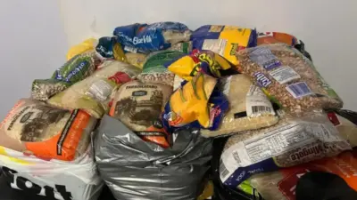 F&eacute; e Solidariedade: Celebra Lauro une louvor e doa&ccedil;&otilde;es em Lauro de Freitas