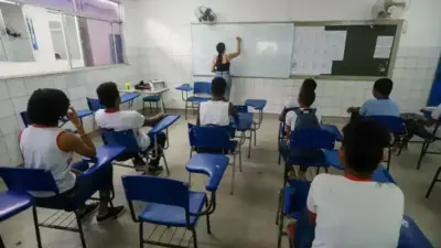 Lauro de Freitas aposta em b&ocirc;nus para professores no IDEB 2026