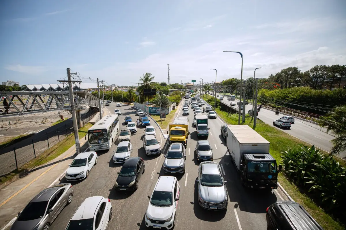 Trânsito em Lauro de Freitas