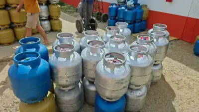 Opera&ccedil;&atilde;o G&aacute;s Legal apreende 204 botij&otilde;es clandestinos em Conquista