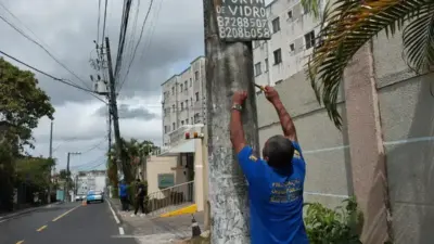 Opera&ccedil;&atilde;o no Caji tenta &ldquo;limpar&rdquo; polui&ccedil;&atilde;o visual das ruas