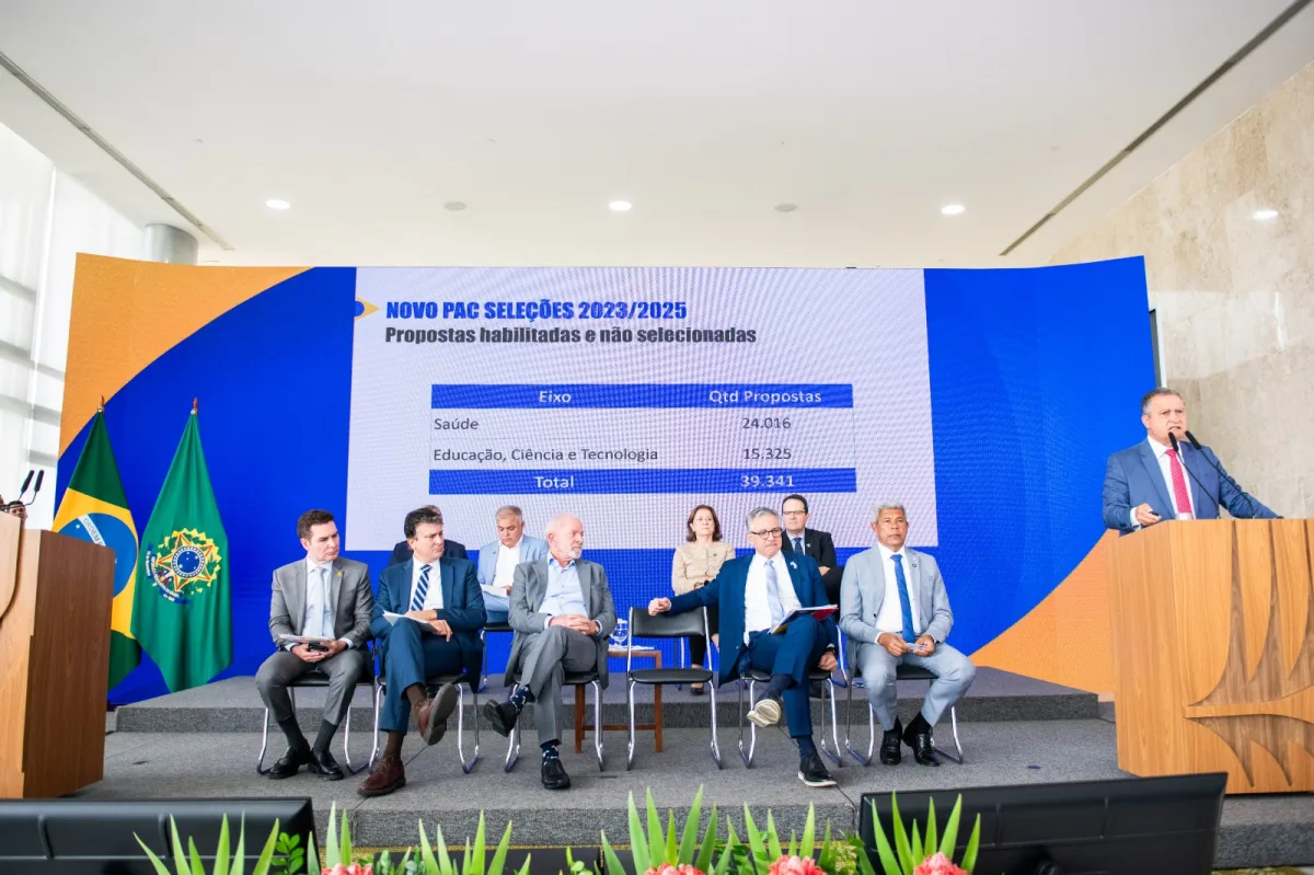 politicos sentados. Presidente Lula, Governador Jerônimo, Rui Costa