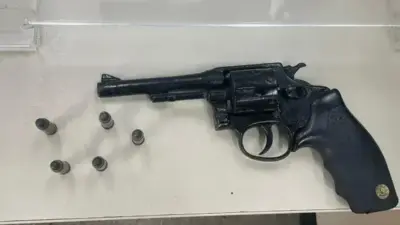 PM recupera moto roubada e apreende arma em a&ccedil;&atilde;o nas media&ccedil;&otilde;es do Parque de Exposi&ccedil;&otilde;es