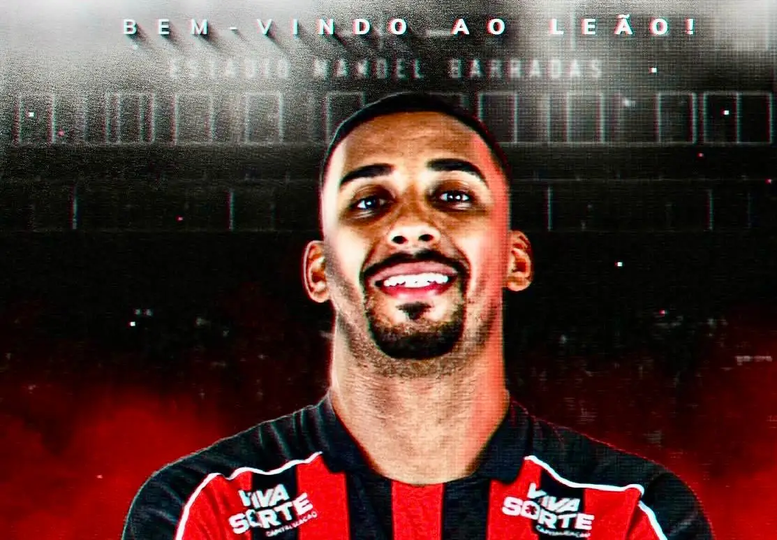 Imagem do lateral-direito Mateusinho, do Vitória.