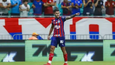 Baiano brilha no adeus da Fonte e Bahia segue firme na ca&ccedil;a &agrave; Libertadores