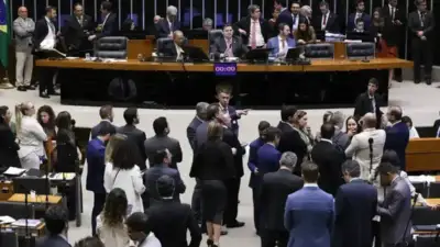 Congresso traça orçamento 2026 com superávit de R$ 34 bilhões