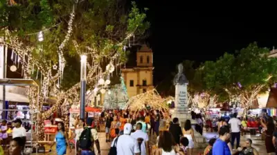 Sacadas Musicais do Natal Luz transformam janelas do Centro Histórico em palco