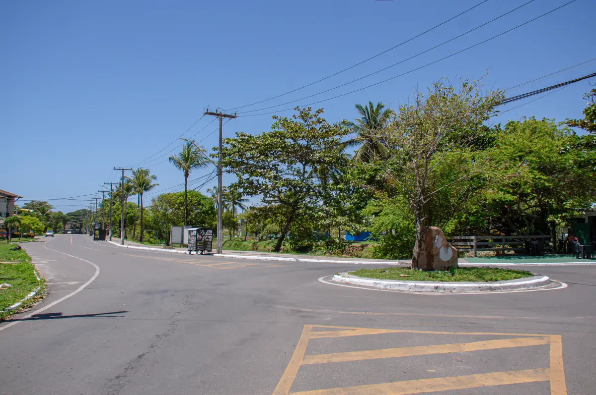 Rua da orla de Vilas do Atlântico Rua da orla de Vilas do Atlântico