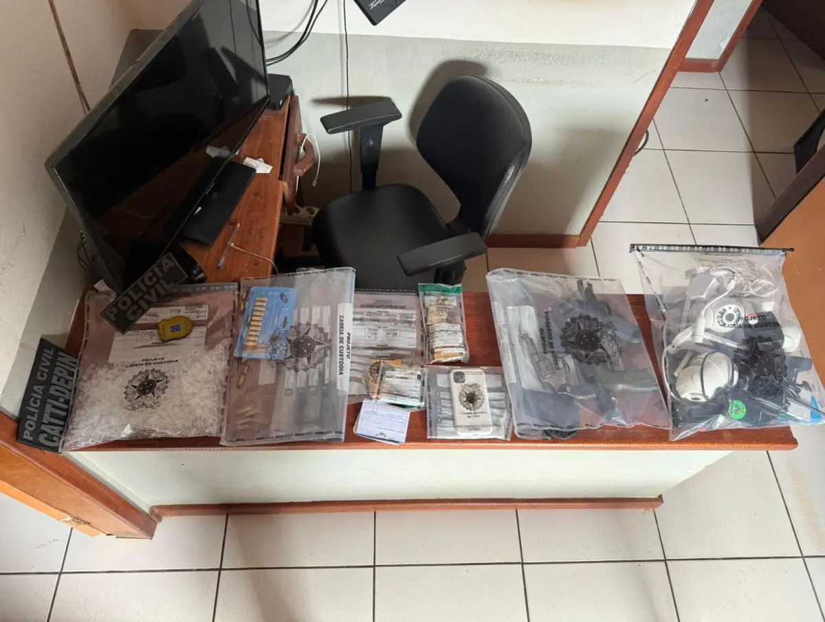 Drogas, armas, camereas e outras apreenções feita pela policia em operação em Maraú