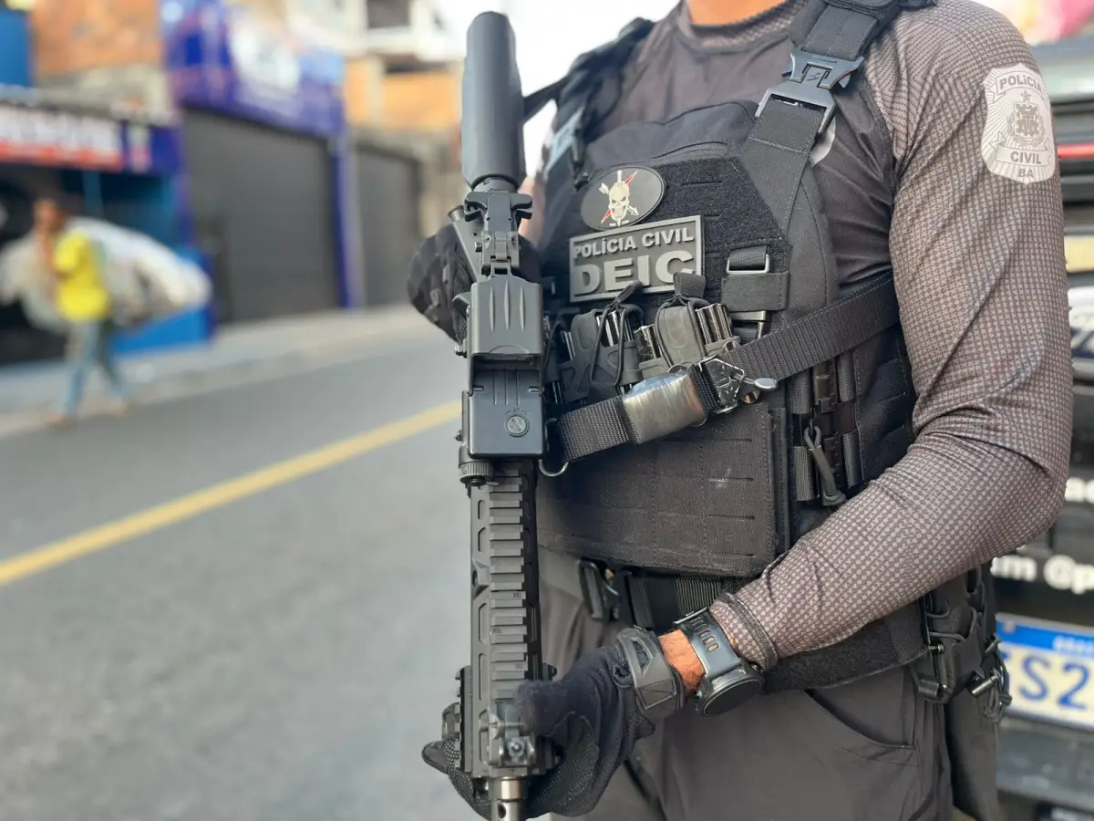 Policial em operação