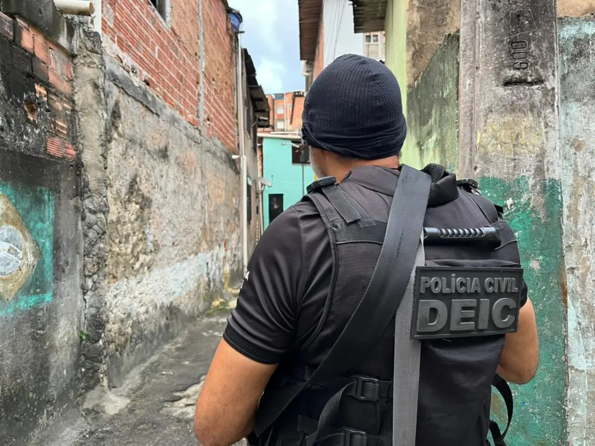 Policial em operação