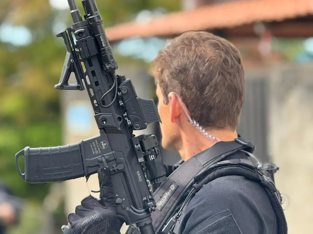 Policial em operação