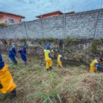 Prefeitura intensifica limpeza de canal no Jardim Aeroporto
