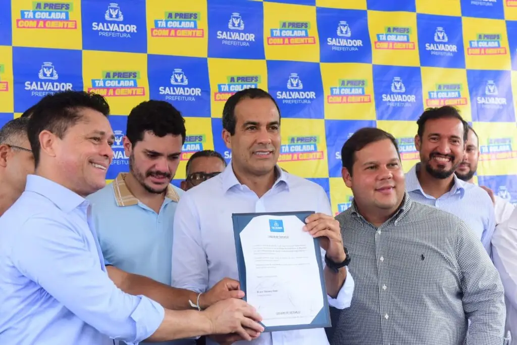 Prefeito de Salvador aprovando construção de 13 quiosques em Narandiba