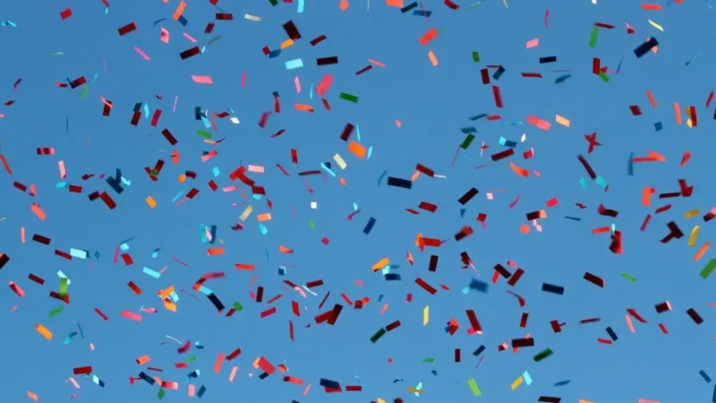 Vista para o céu com confetes caindo