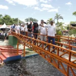 Governo entrega pavimentação e viatura em Paramirim no Carnaval