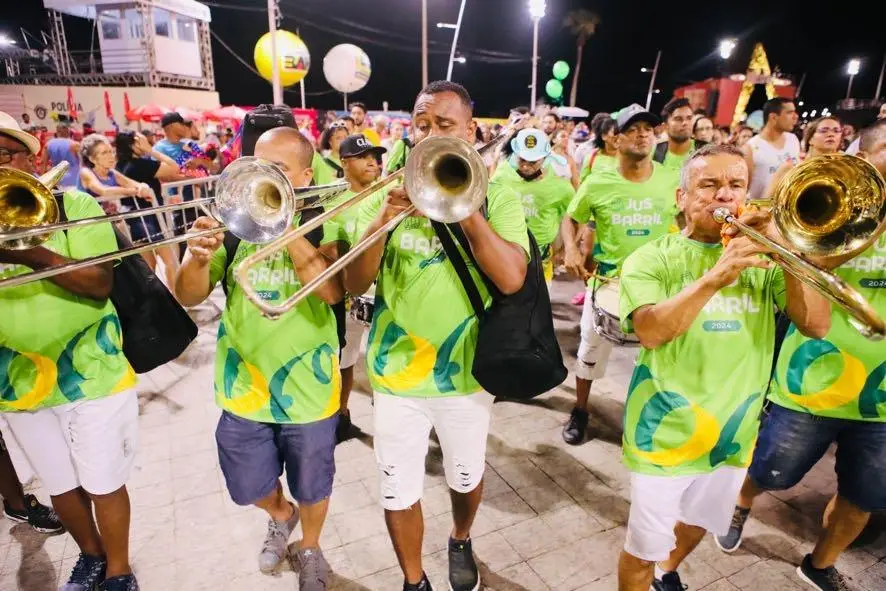 Bandinha Barra tocando