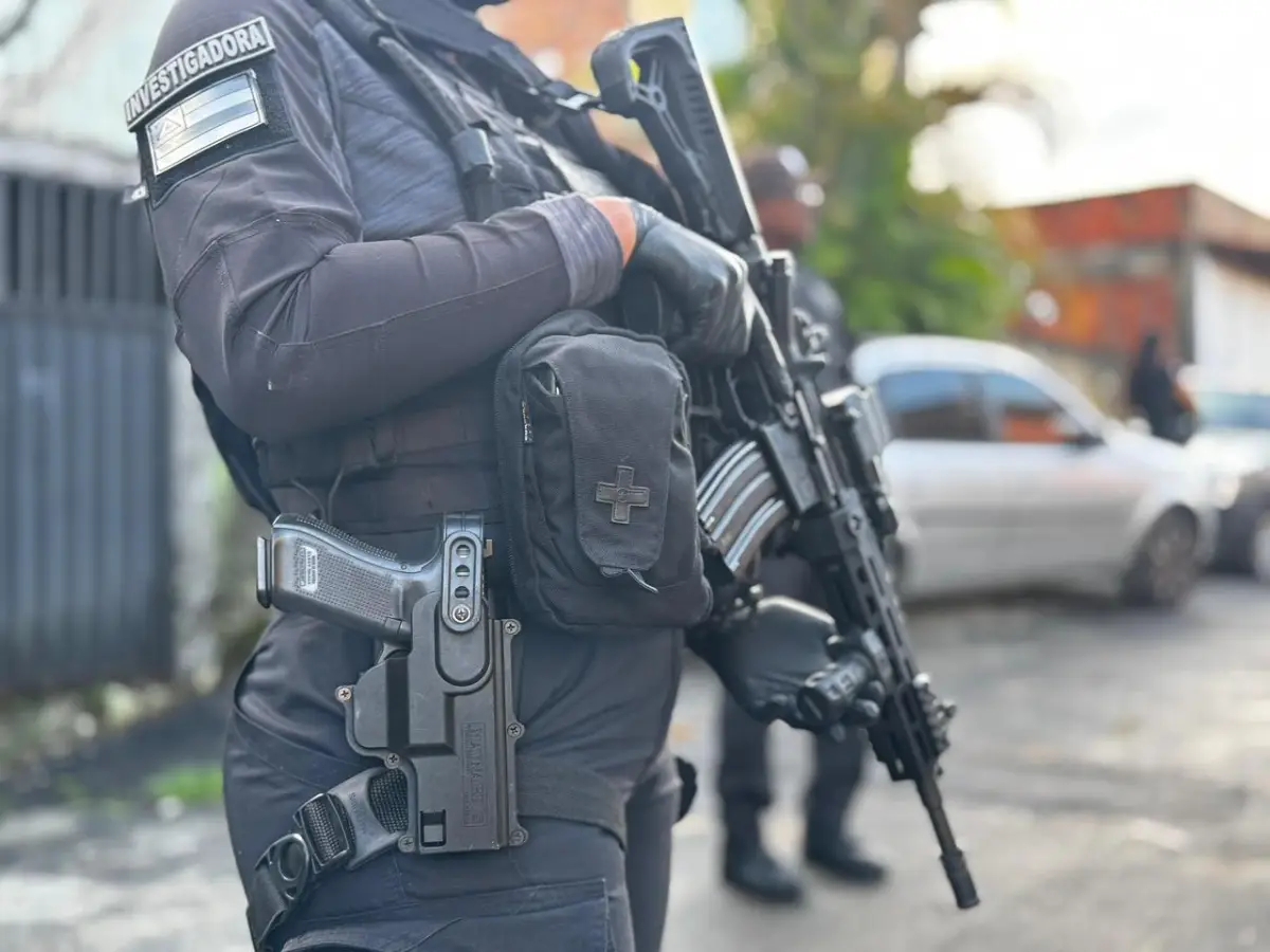 Policial em operação