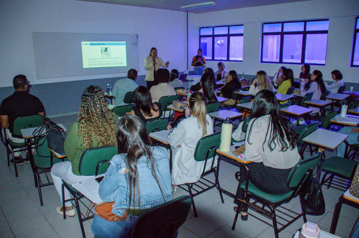 Capacitação de profissionais para inserção gratuita de implante contraceptivo na rede municipal de saúde