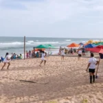 Praia de Ipitanga vira palco de esporte e saúde neste domingo