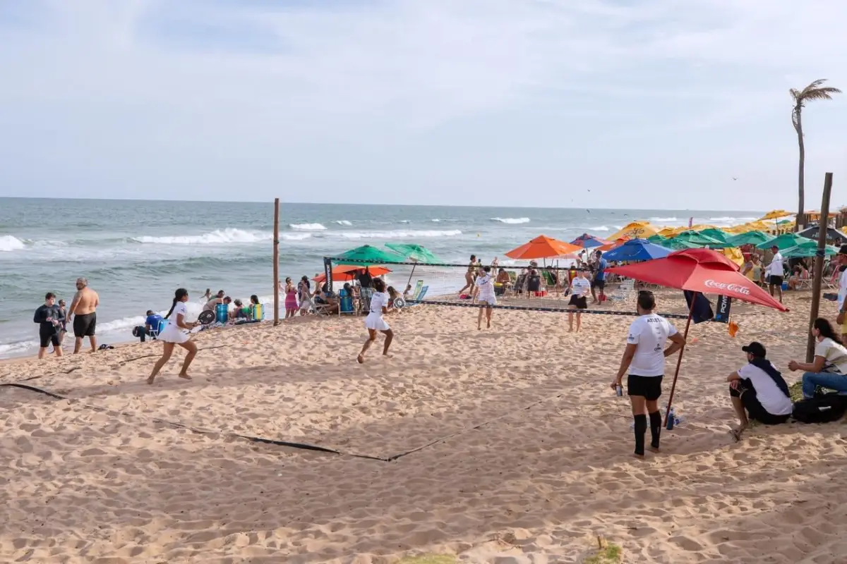 esporte na praia de Lauro de Freitas