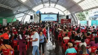 Prefeitura entrega kits e transporte gratuito a ambulantes do Carnaval