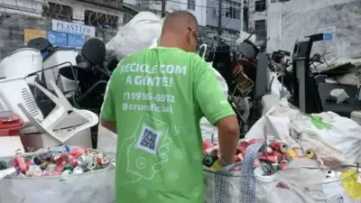 Carnaval 2026 gera renda com 280 toneladas de recicl&aacute;veis