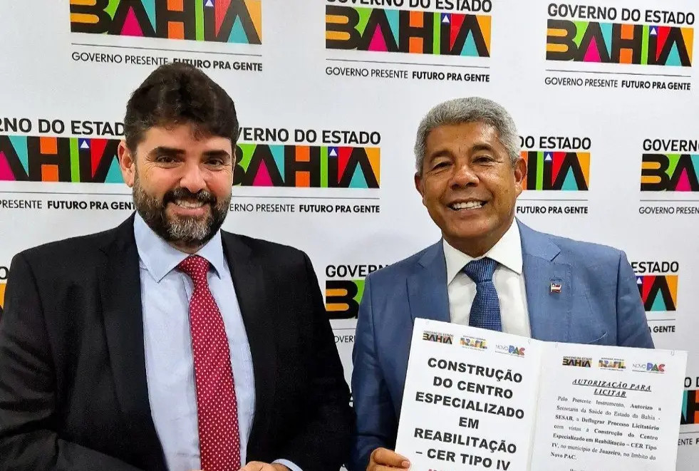 Governador Jerônimo Rodrigues e o secretário Adolpho Loyola,