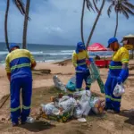 Lauro de Freitas amplia limpeza di&aacute;ria nas praias de Vilas, Ipitanga e Buraquinho