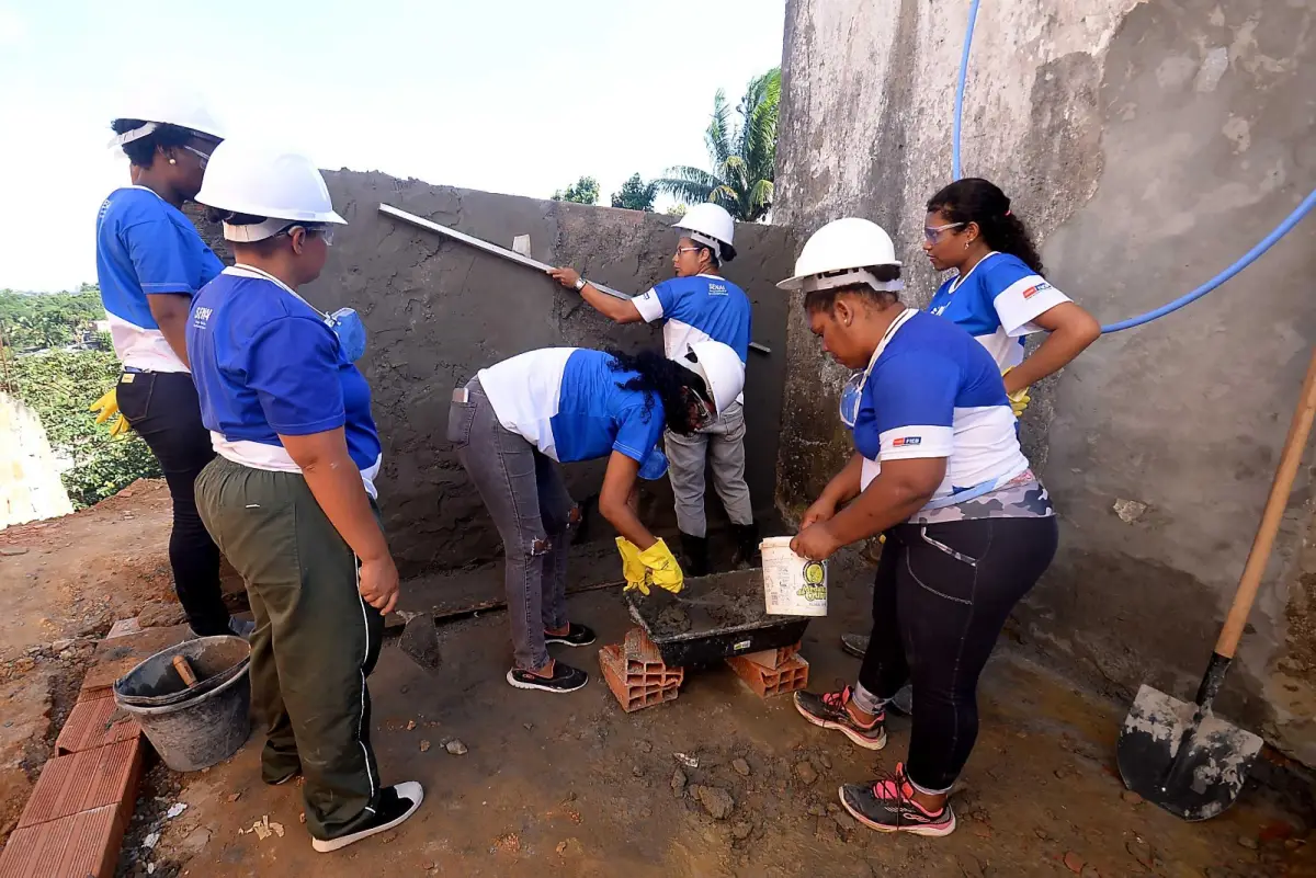 Mulheres em obra civil