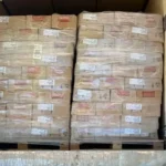 Pol&iacute;cia apreende 25 toneladas de salsicha vencida na BR-324 com destino a Salvador