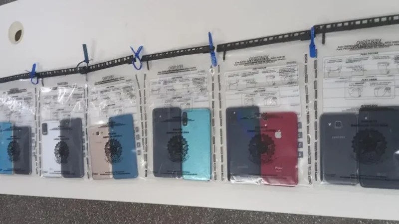 Polícia Civil recupera 12 celulares furtados na Lavagem de Arembepe Polícia Civil recupera 12 celulares furtados na Lavagem de Arembepe