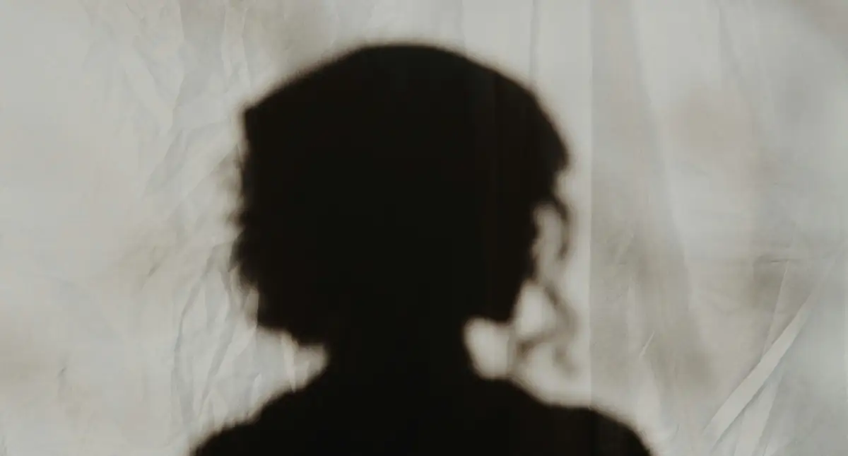Silhueta de uma mulher
