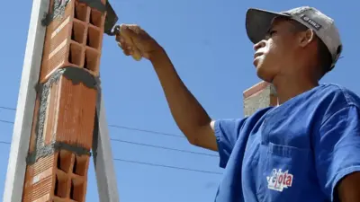 Bahia gera 6.890 empregos formais em fevereiro e soma 13.250 vagas no ano