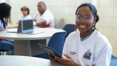 MEC Livros: 8 mil obras literárias chegam a tablets de estudantes da rede estadual da Bahia