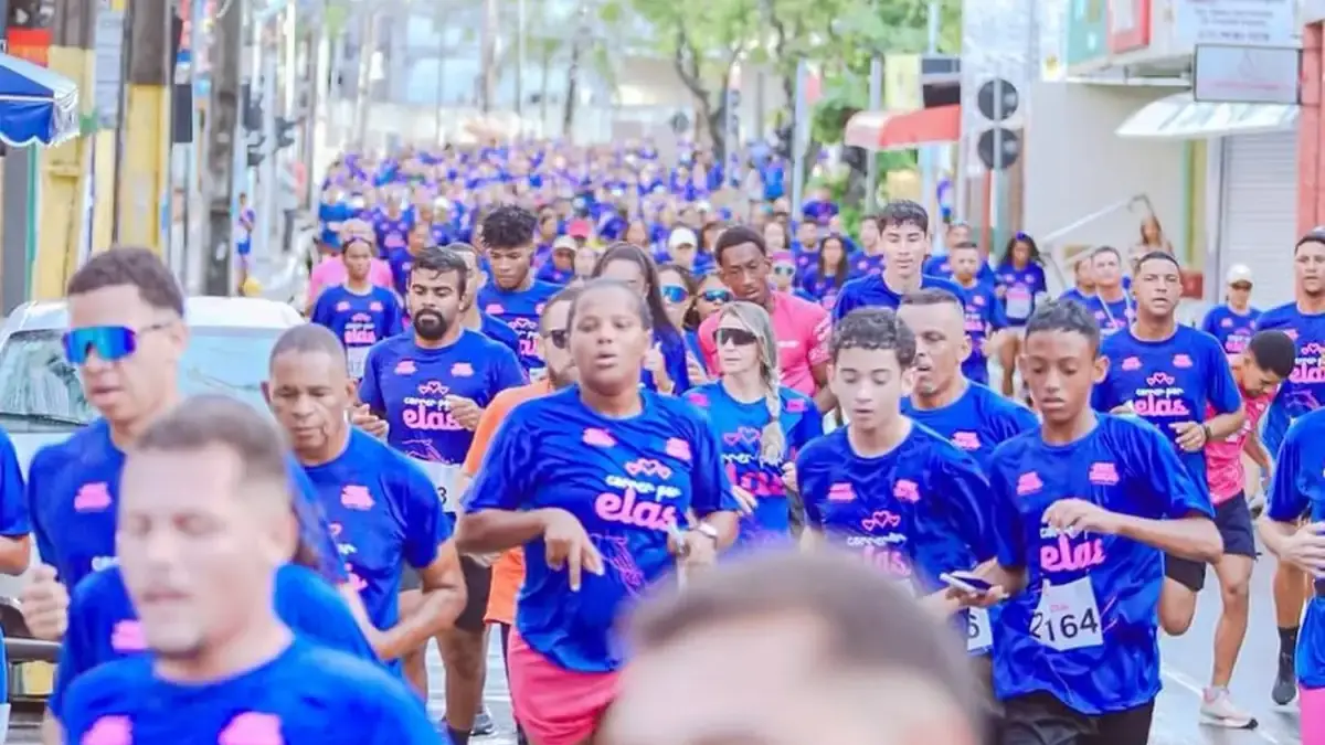 pessoas correndo no Correr por Elas