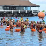 Mar & Elas reúne mais de 200 mulheres em prova de natação em Salvador
